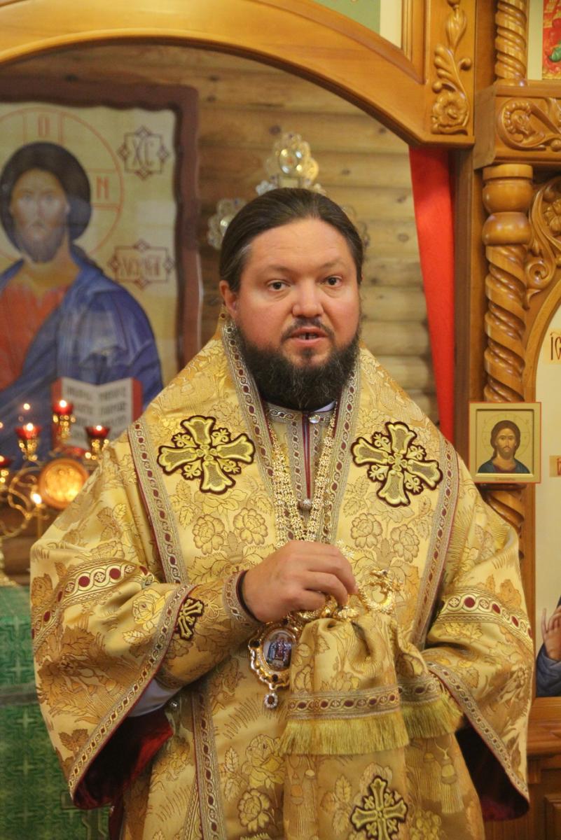 Архієрейська молитва у храмі на честь св. Петра і Февронії.