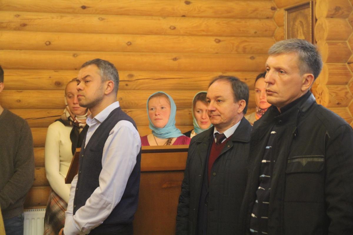Архієрейська молитва у храмі на честь св. Петра і Февронії.