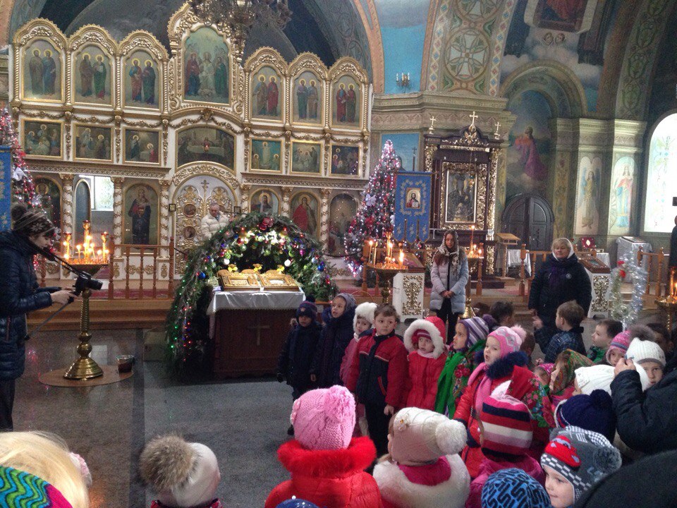 У Подільську церкву завітали малень колядники!
