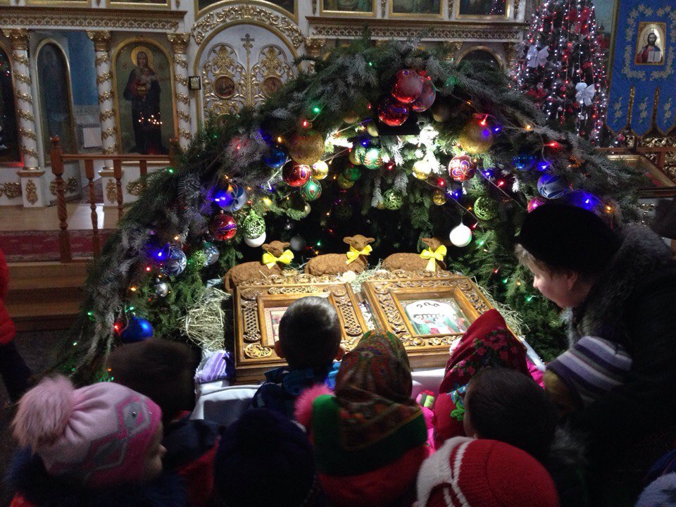 У Подільську церкву завітали малень колядники!