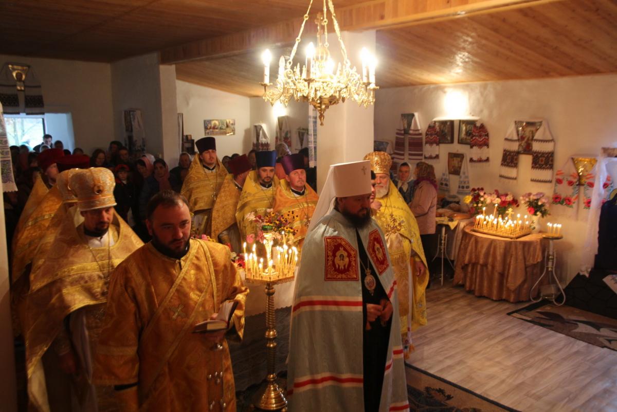 Архієрейський візит у Любарське благочиння: освячення храму у Малому Браталові!