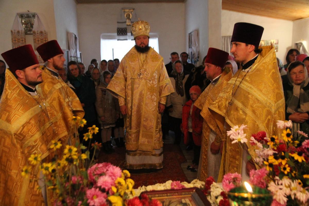 Архієрейський візит у Любарське благочиння: освячення храму у Малому Браталові!