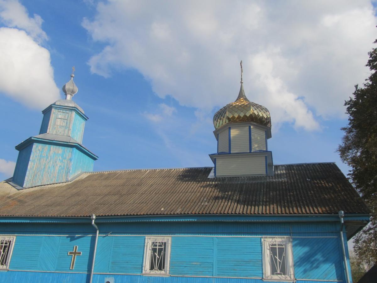 Освячення накупольного хреста.