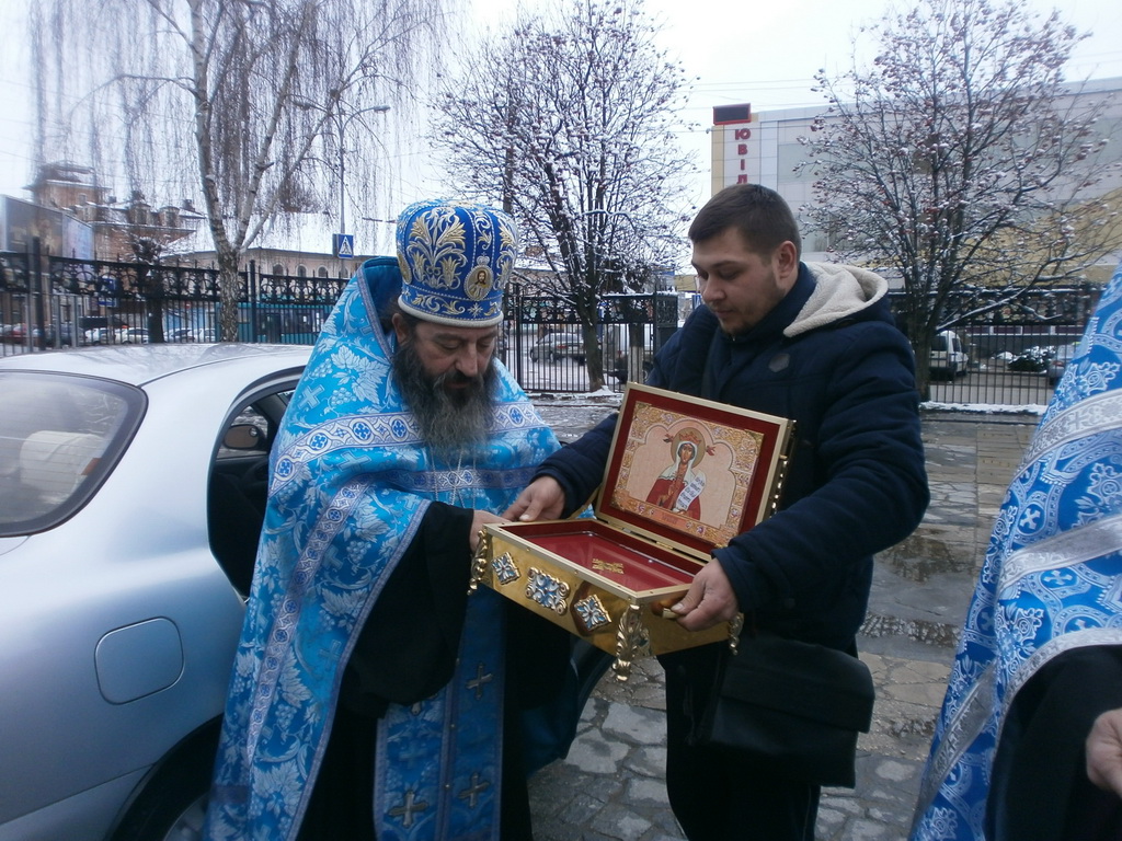 Із 3-го по 17-е грудня у храмах Бердичівського благочиння перебуватимуть частинки мощей святої великомучениці Параскеви П’ятниці