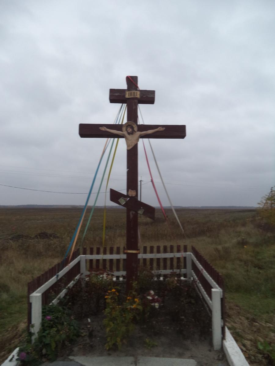 АКТ ВАНДАЛІЗМУ НА ТРАСІ КИЇВ-ЧОП: НЕВІДОМІ ПОГЛУМИЛИСЬ НАД РОЗП'ЯТТЯМ