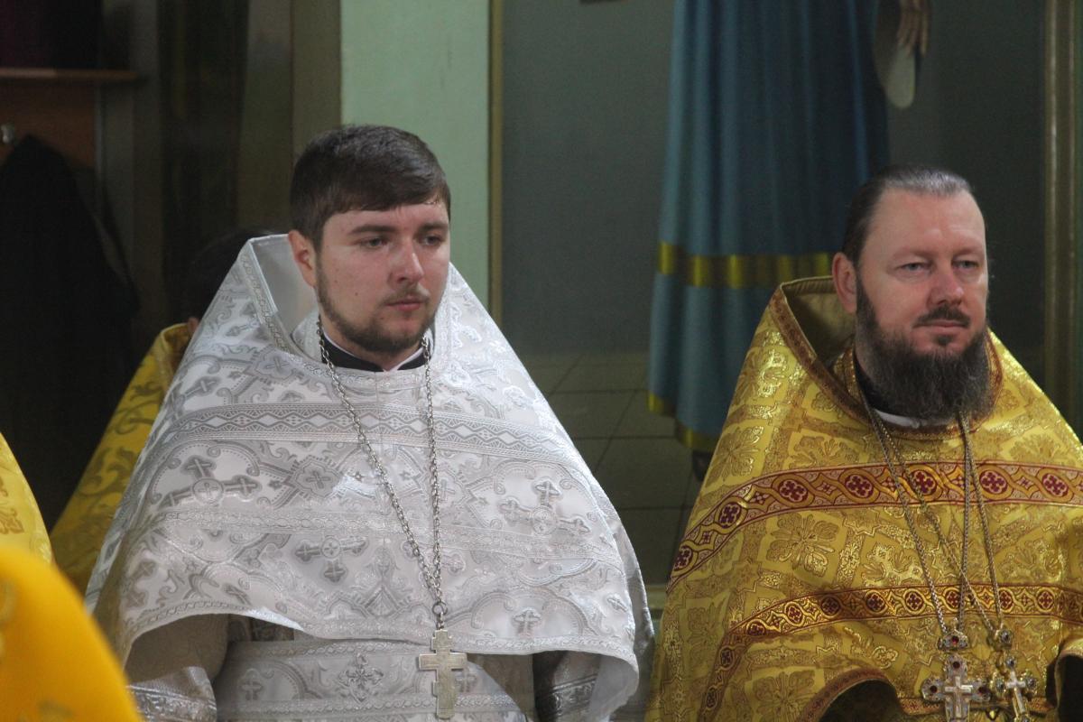 Архієрейська літургія у Свято-Успенському архієрейському соборі Житомира!
