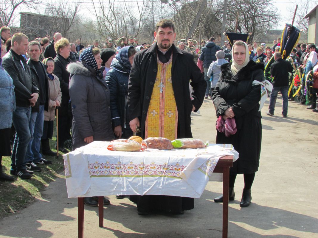 Бердичівщина попрощалася з військовослужбовцем Петром Козаруком, який загинув у зоні проведення АТО…