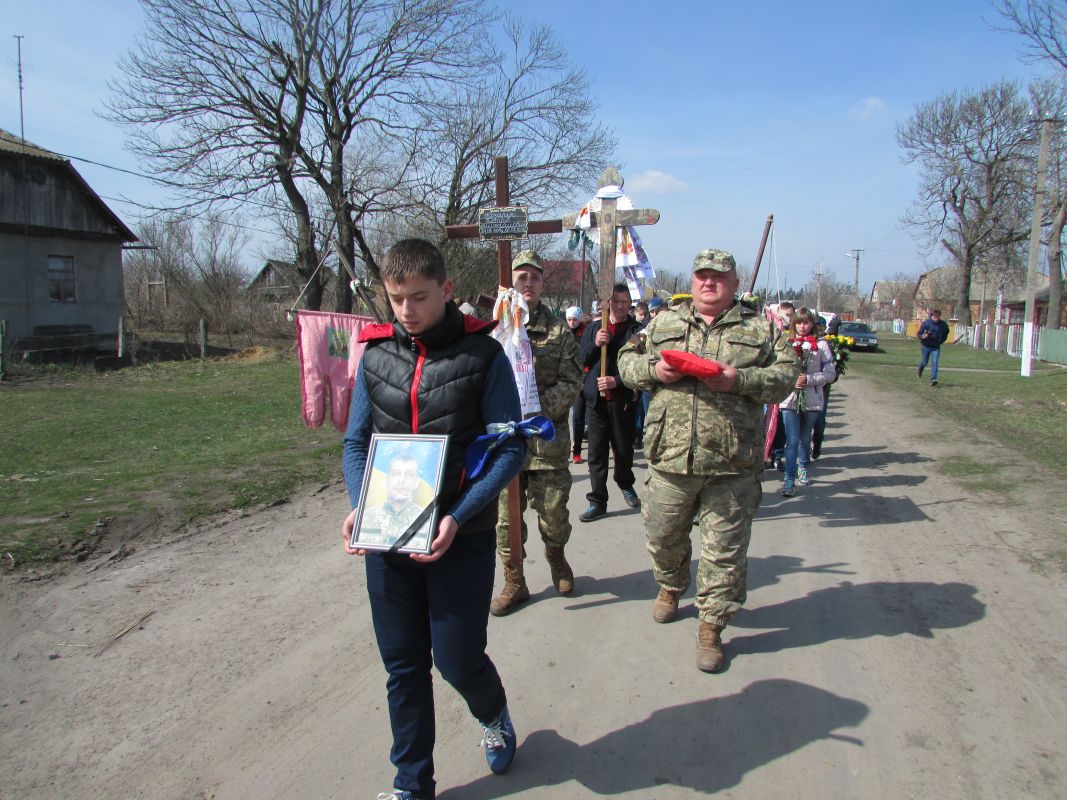 Бердичівщина попрощалася з військовослужбовцем Петром Козаруком, який загинув у зоні проведення АТО…