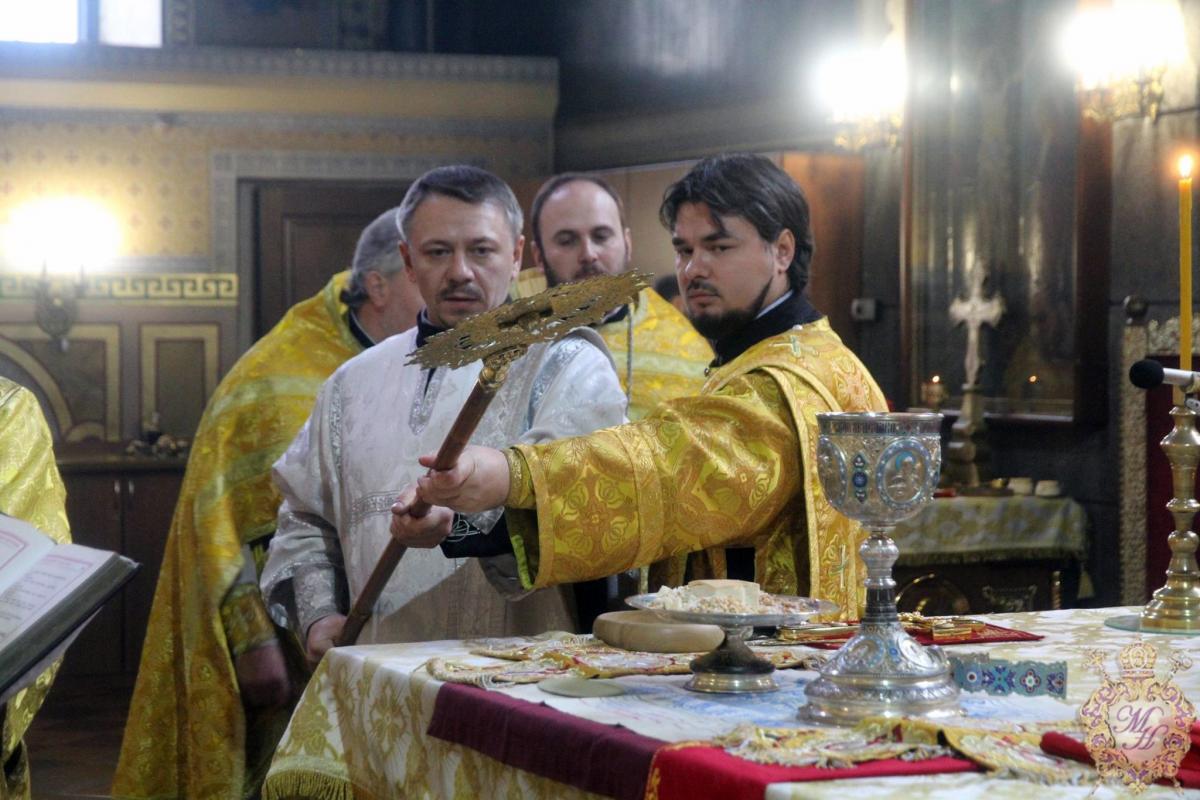 Воскресна літургія у Спасо-Преображенському кафедральному соборі: дияконська та священицька хіротонії!