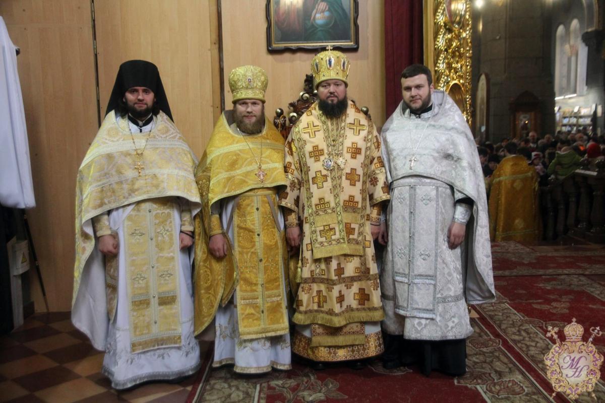 Воскресна літургія у Спасо-Преображенському кафедральному соборі: дияконська та священицька хіротонії!