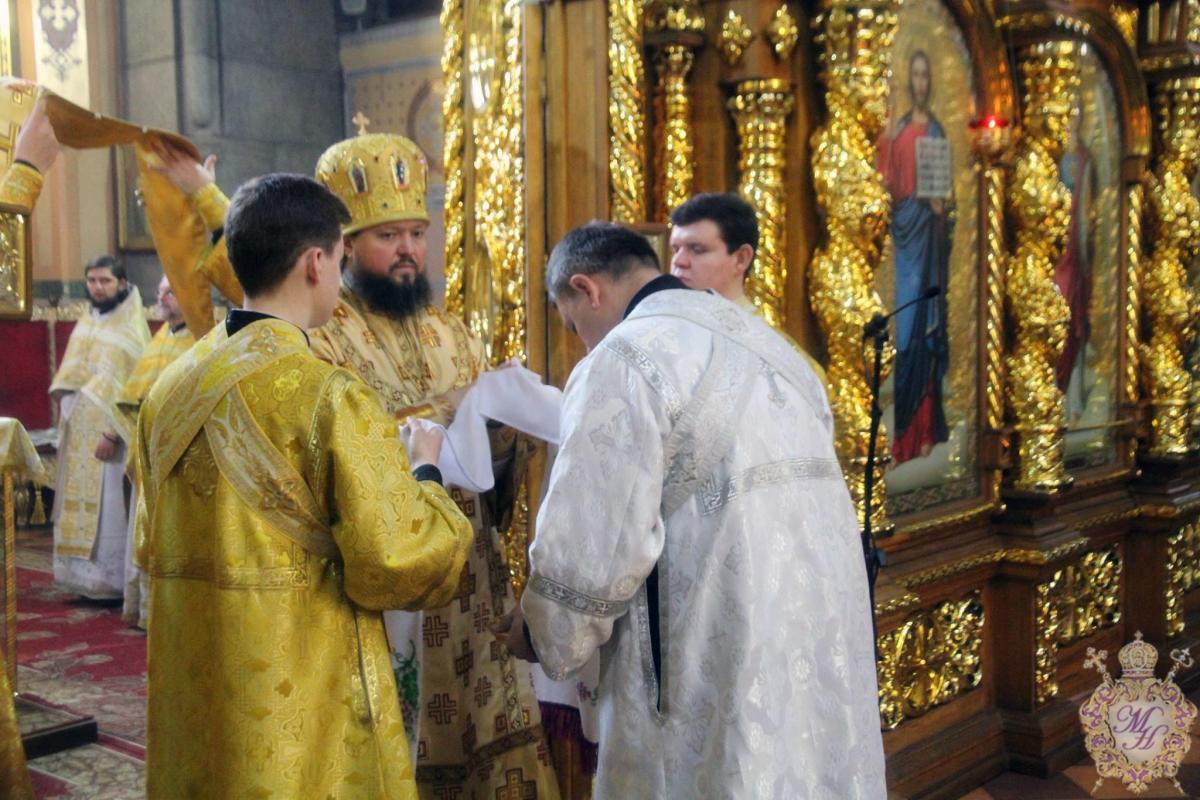 Воскресна літургія у Спасо-Преображенському кафедральному соборі: дияконська та священицька хіротонії!