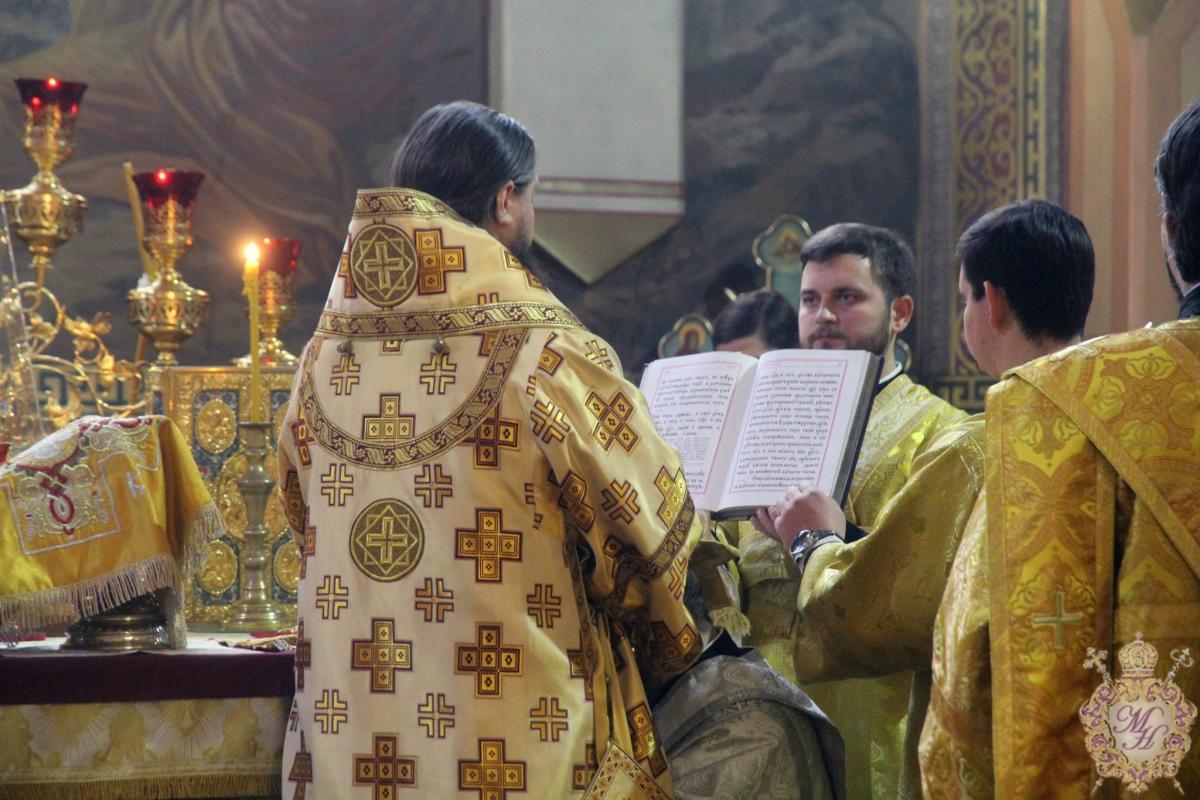 Воскресна літургія у Спасо-Преображенському кафедральному соборі: дияконська та священицька хіротонії!
