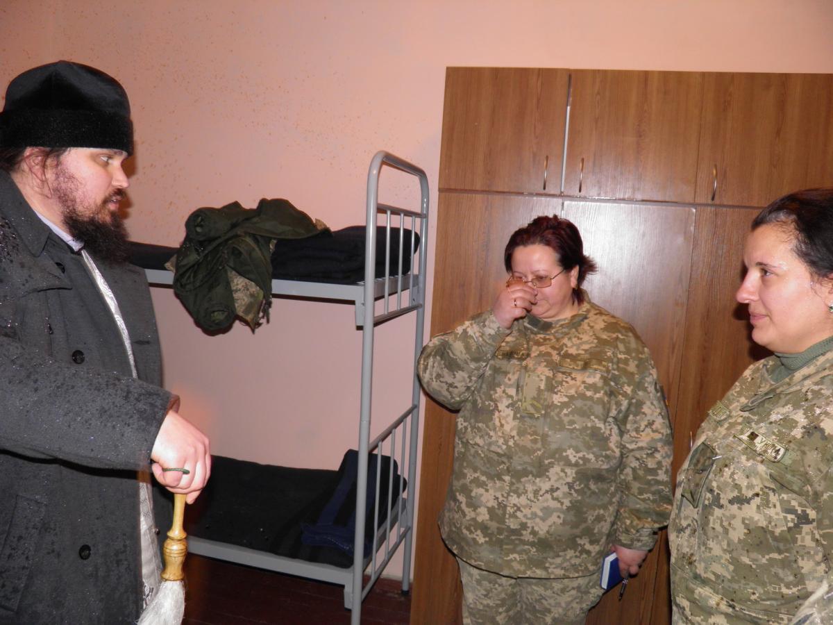 СВЯЩЕНИК ВІДВІДАВ ВІЙСЬКОВИХ НА СВЯТО БОГОЯВЛЕННЯ.