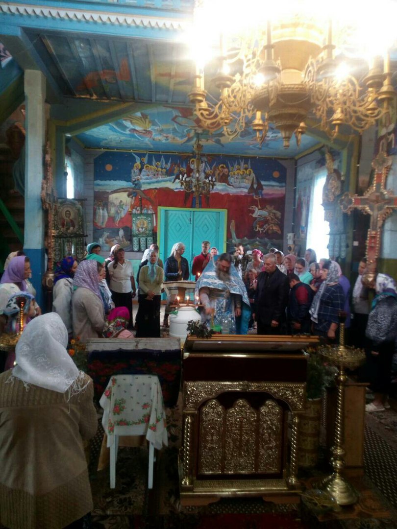 У храмах Бердичівського благочиння правлять молебні перед початком нового навчального року