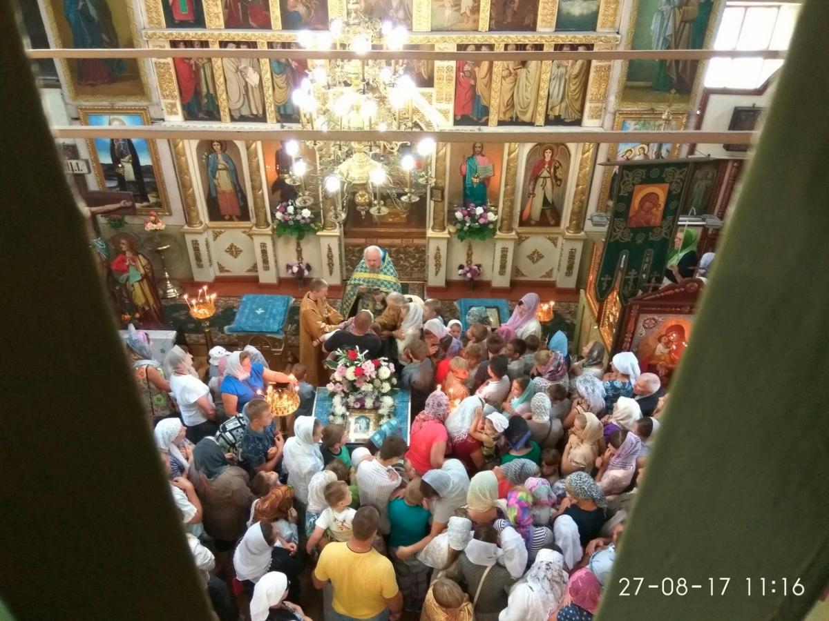У храмах Бердичівського благочиння правлять молебні перед початком нового навчального року
