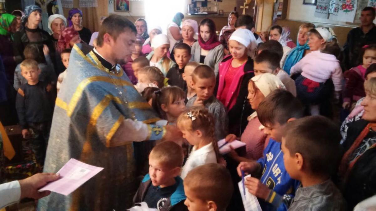 У селі Несолонь благословили дітей на навчальний рік!