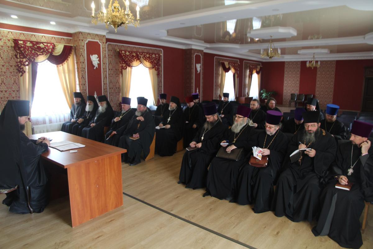 У приміщенні Житомирського єпархіального управління відбулись збори благочинних