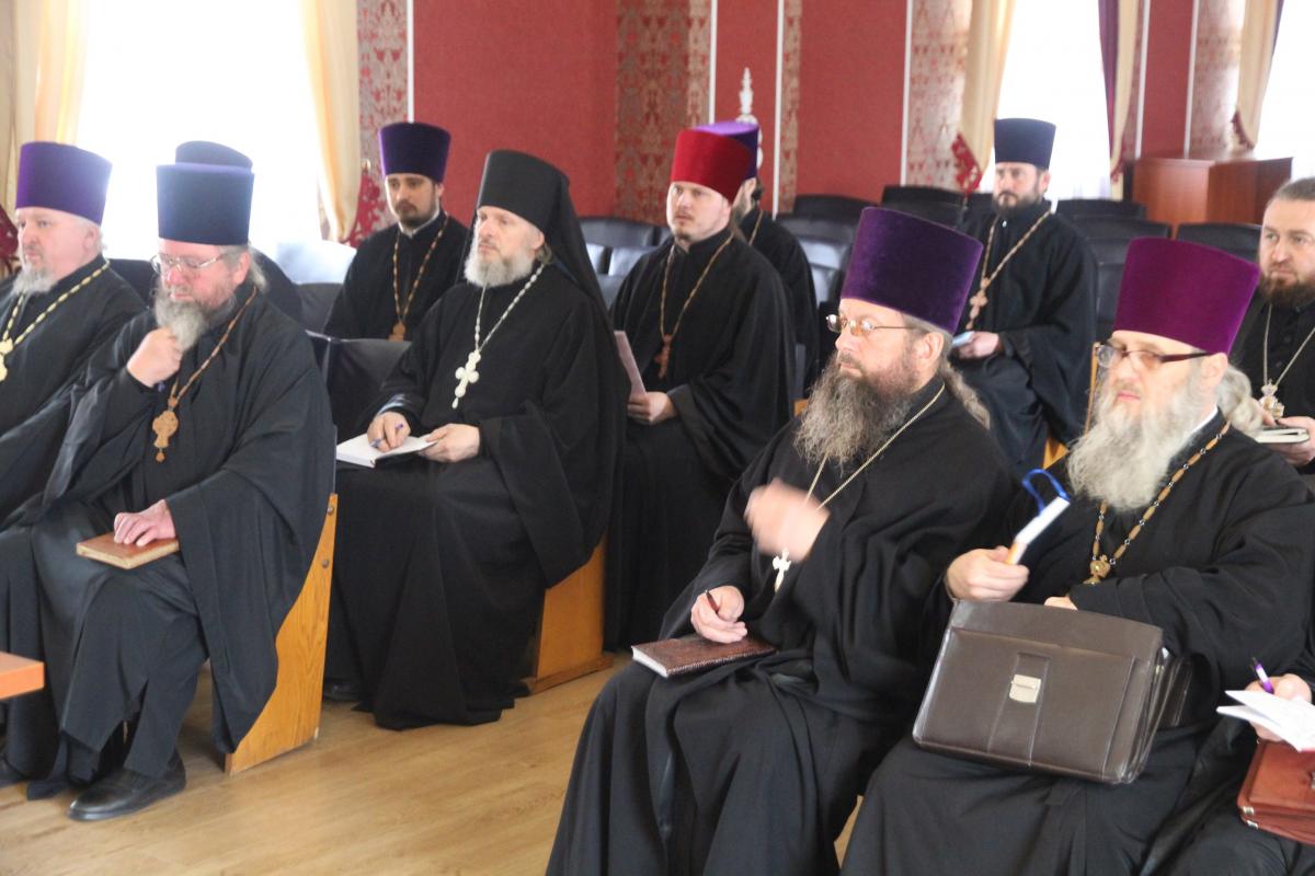 У приміщенні Житомирського єпархіального управління відбулись збори благочинних
