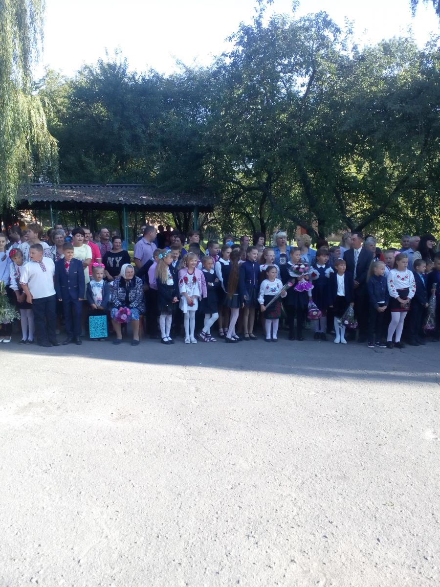 Священики Бердичівського благочиння благословили школярів на навчання (фоторепортаж)