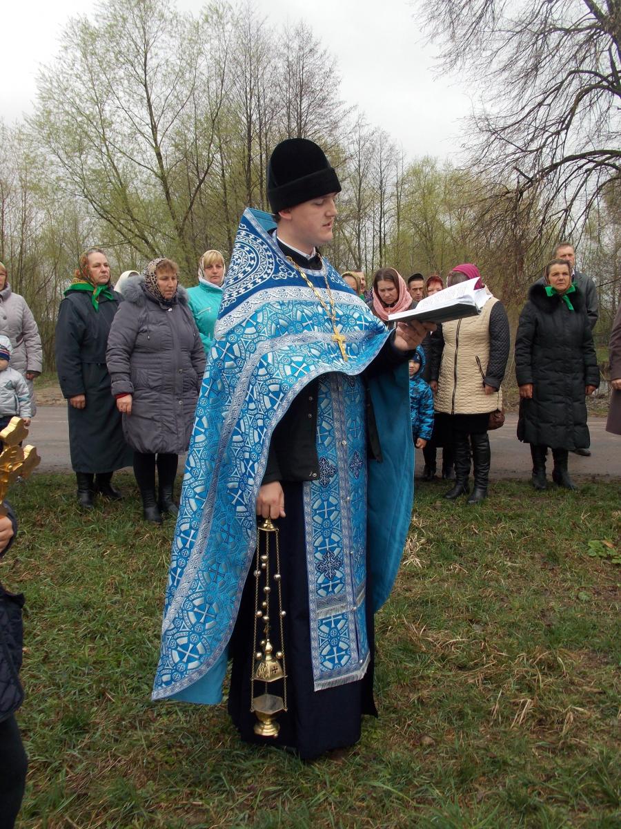 Благовіщення Пресвятої Богородиці та Хресний хід у Слободі Романівській