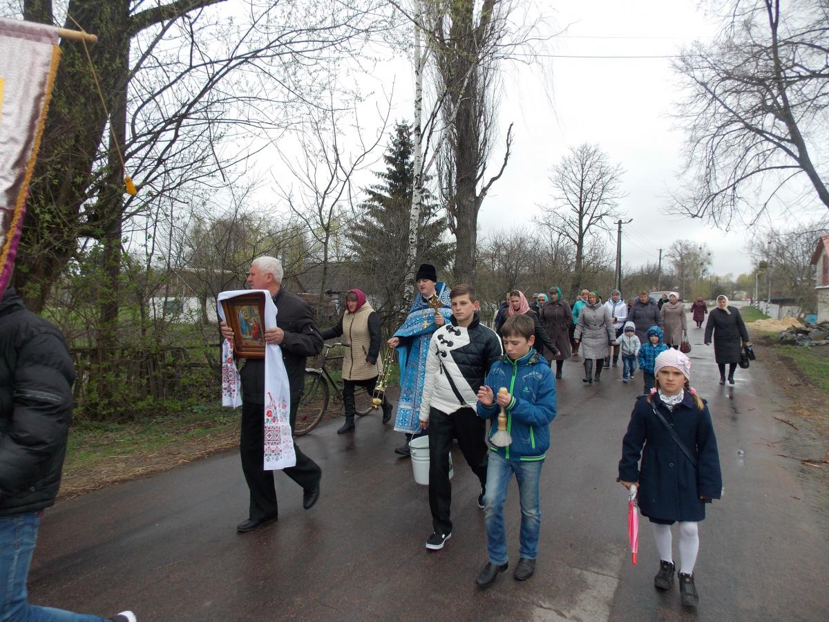 Благовіщення Пресвятої Богородиці та Хресний хід у Слободі Романівській