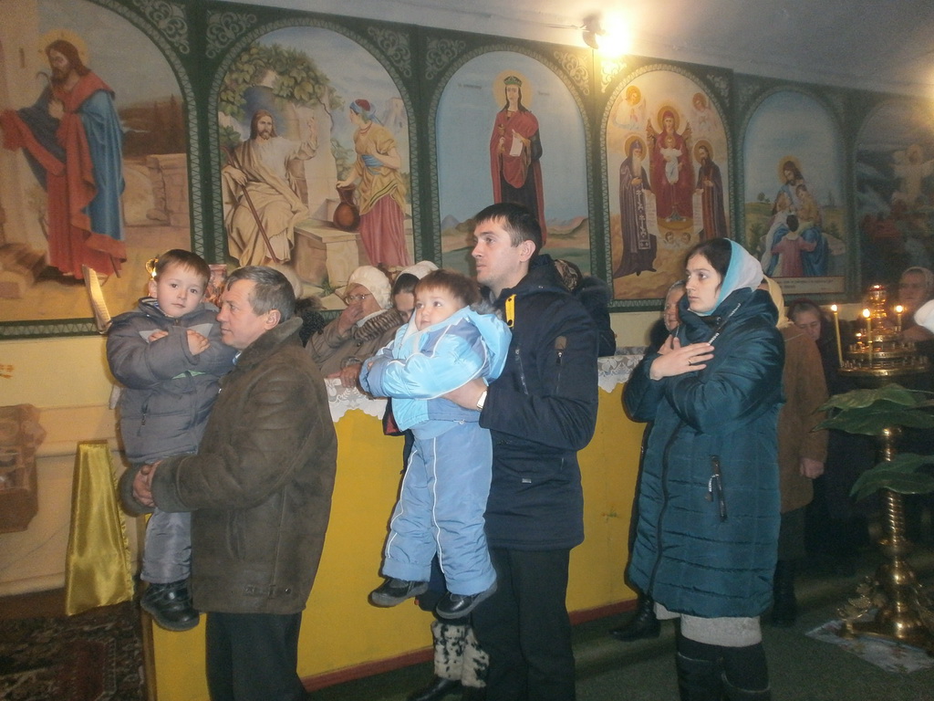 Соборна молитва лунала у Свято-Покровському храмі с. Мирославки: духовенство і парафіяни молилися за мир
