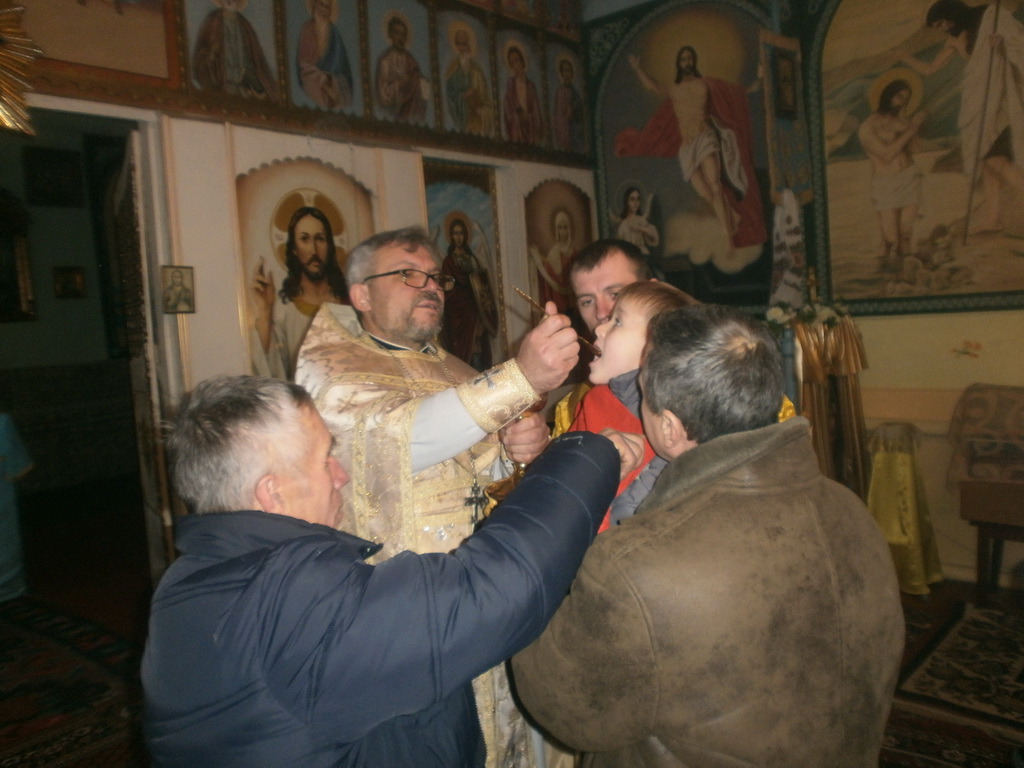 Соборна молитва лунала у Свято-Покровському храмі с. Мирославки: духовенство і парафіяни молилися за мир