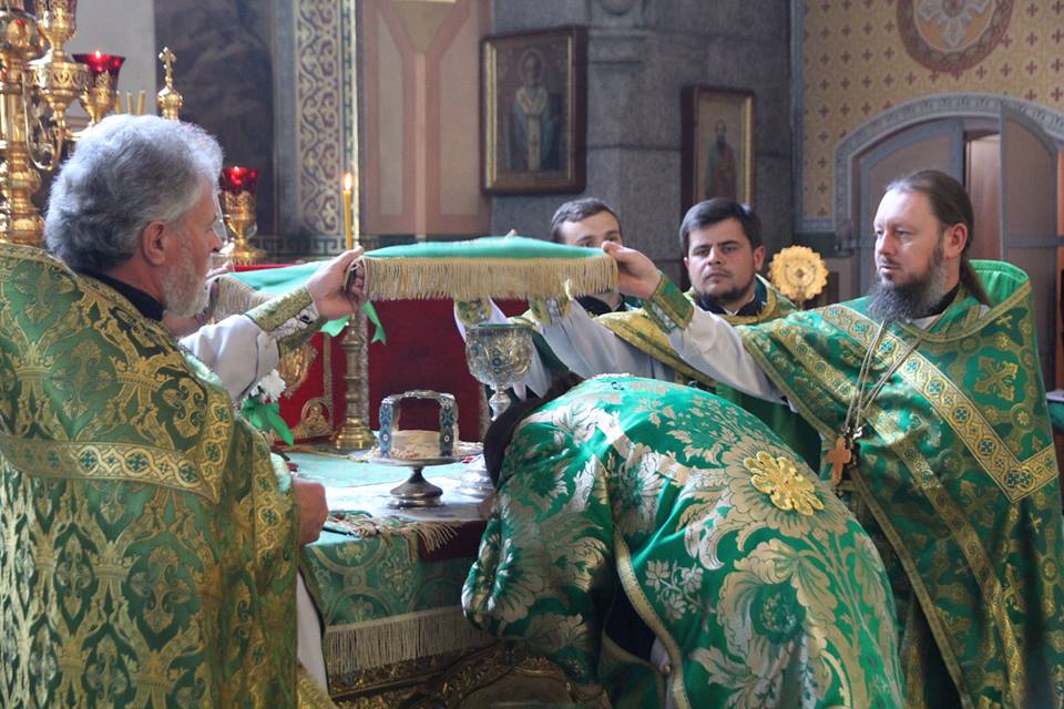 Трійця. Архієрейське богослужіння у Спасо-Преображенському кафедральному соборі!