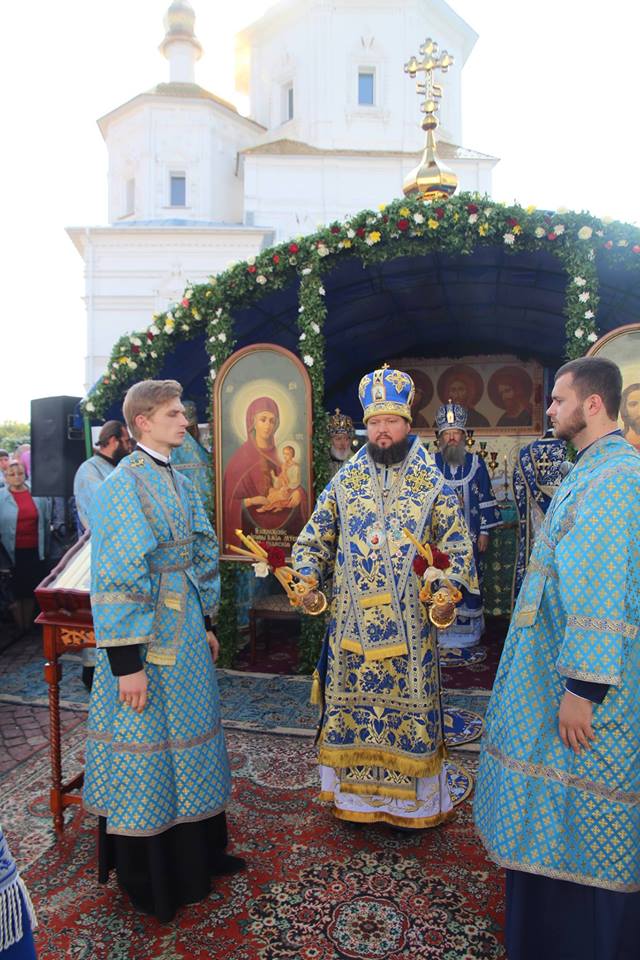 Митрополит Никодим взяв участь у святкові літургії з нагоди 20-річчя відродження Мовчанської обителі в Путивлі!