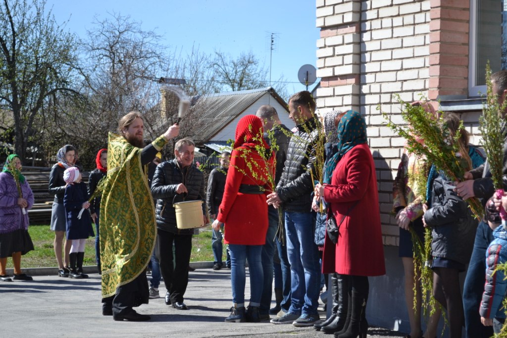 Вербна Неділя із молитвою за мир в Україні у м. Новоград-Волинський!