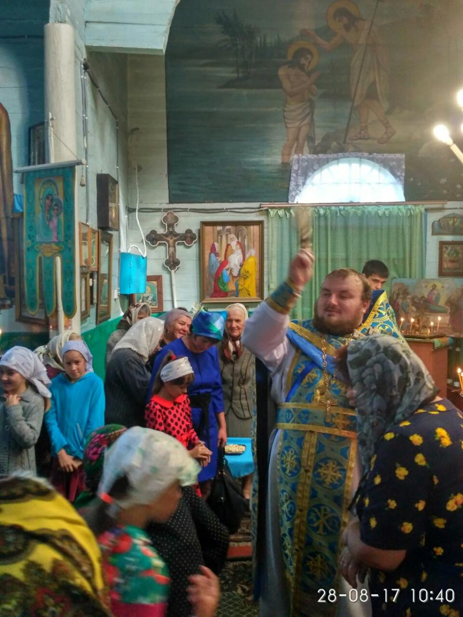 Кожна справа починається з молитви до Бога!