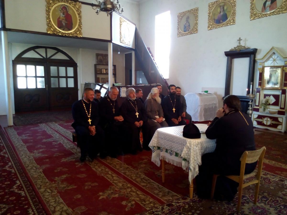 Зібрання священиків Черняхівського благочиння.
