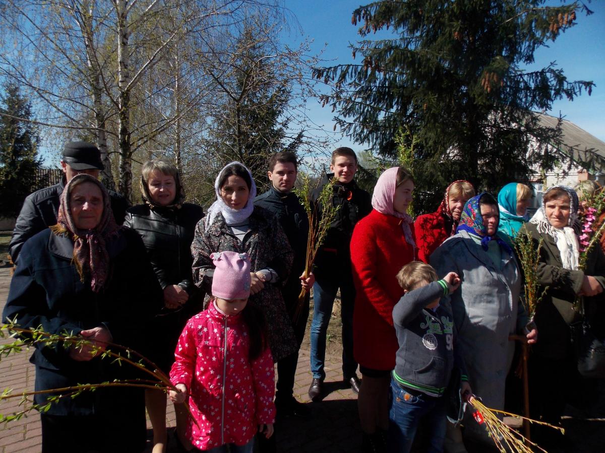 За мир в Україні молились прихожани і дітки Свято-Володимирського храму с. Слобода Романівська