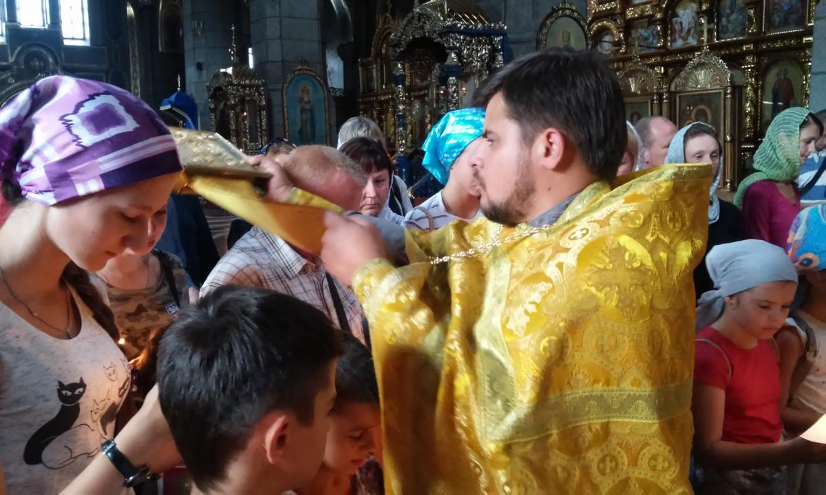 Звершено молебень перед початком навчання учнів воскресної школи.