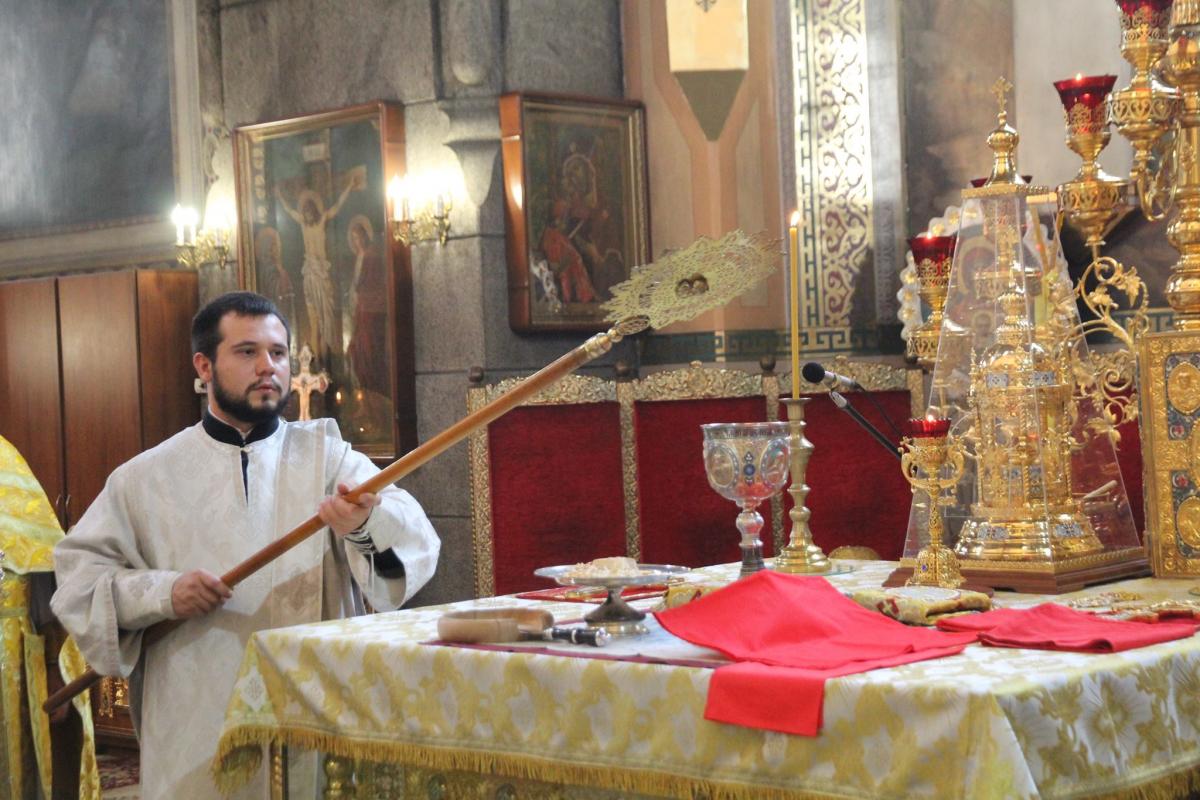 Митрополит Никодим очолив воскресну літургію у кафедральному соборі!