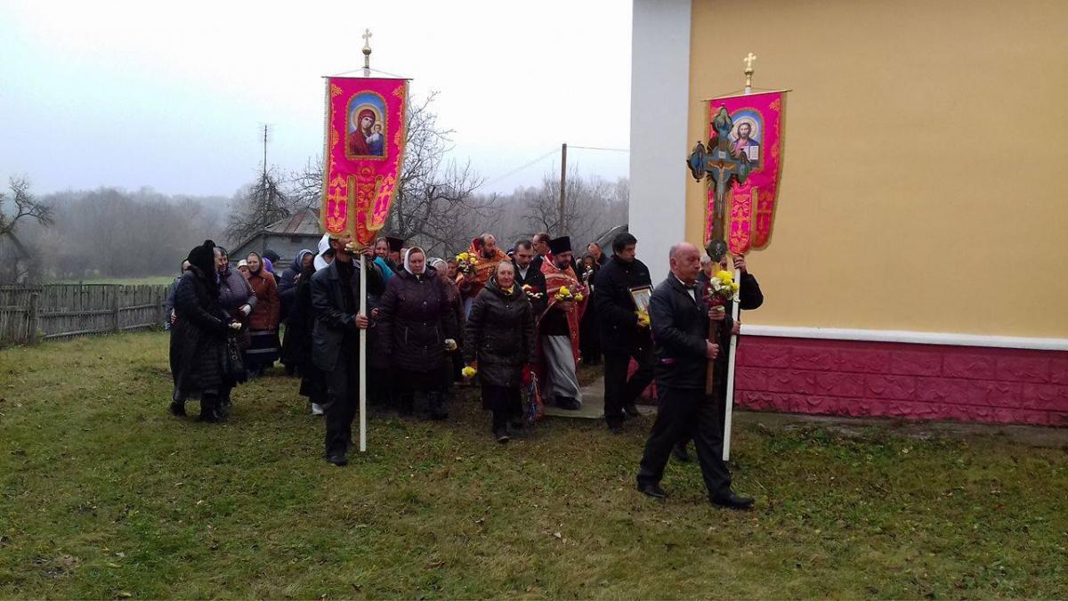 Своє престольне свято святкувало село Бурківці!