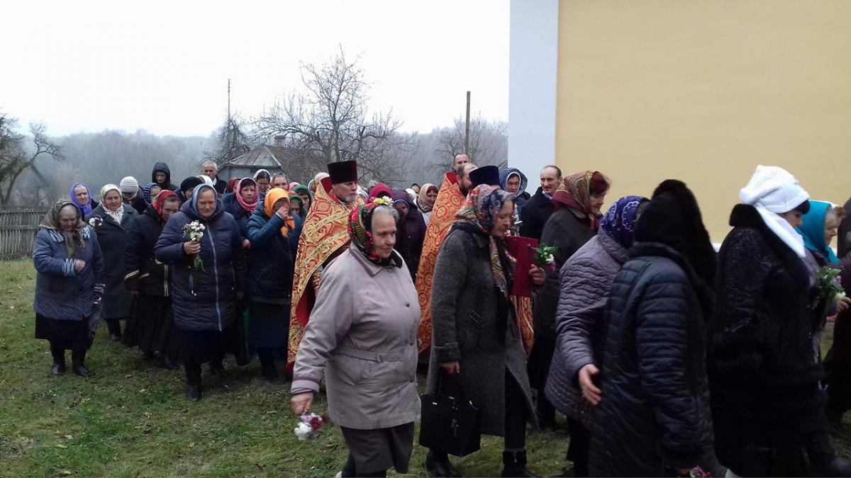 Своє престольне свято святкувало село Бурківці!