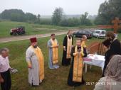 Пам'ятна подія у Мирославці: на в'їзді в село встановлено й освячено Поклінний Хрест