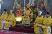 У день святкування собору вселенських учителів і святителів  митрополит Никодим звершив Божественну літургію у Свято-Успенському архієрейському соборі міста Житомира.