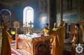 У середу другої седмиці після П'ятидесятниці митрополит Никодим звершив Божественну літургію у Свято-Успенському архієрейському соборі міста Житомира.