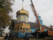 Освячення накупольного хреста. 