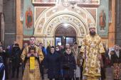 У неділю тридцяту після П'ятидесятниці митрополит Никодим звершив Божественну літургію у Спасо-Преображенському кафедральному соборі міста Житомира.