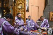 У неділю 17 після П'ятидесятниці митрополит Житомирський і Новоград-Волинський Никодим звершив Божественну літургію у Спасо-Преображенському кафедральному соборі міста.