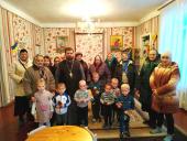 Священик привітав дітлахів сіл Великої П’ятигірки та Осикового з Днем Святого Миколая!