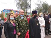 Священник Бердичівського благочиння взяв участь в урочистій церемонії відкриття пам’ятника захисникам України в смт Гришківці
