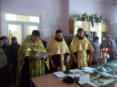 В селе Курное состоялось освящение школы.