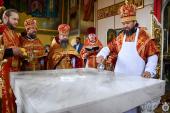 У понеділок Світлої седмиці митрополит Никодим освятив новий Престол та звершив Божественну літургію у Свято-Троїцькому кафедральному соборі міста Новоград-Волинського.